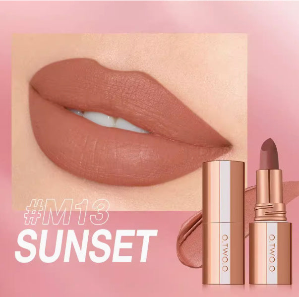 Long-Lasting Velvet Matte Lipstick